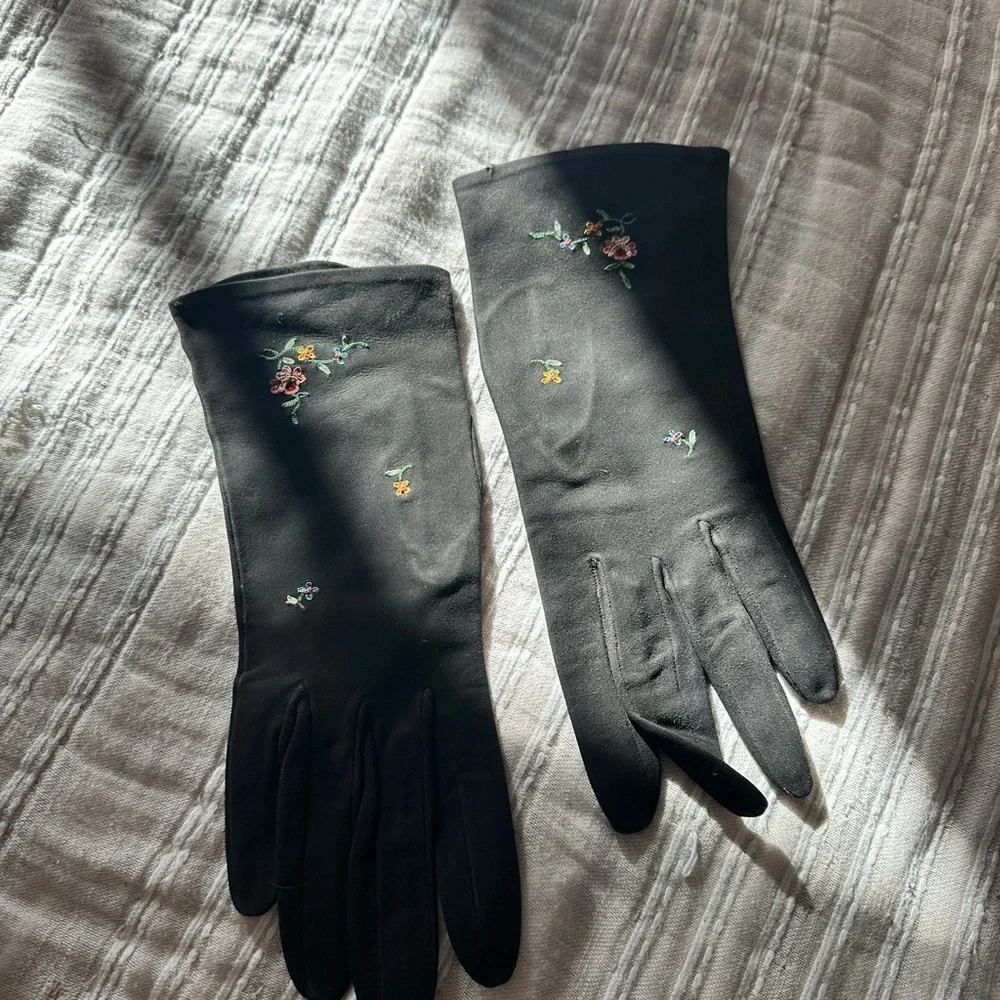 COPY - Vintage suede driving gloves with floral embroidered detail.